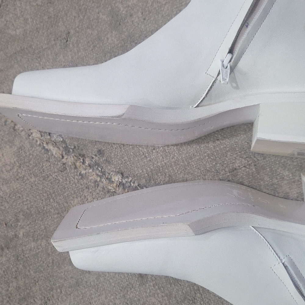 Stylish Reese Square White Men's Boots - Picture 12 of 12